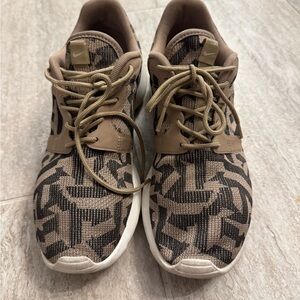Nike Roshe Jacquard Sneakers